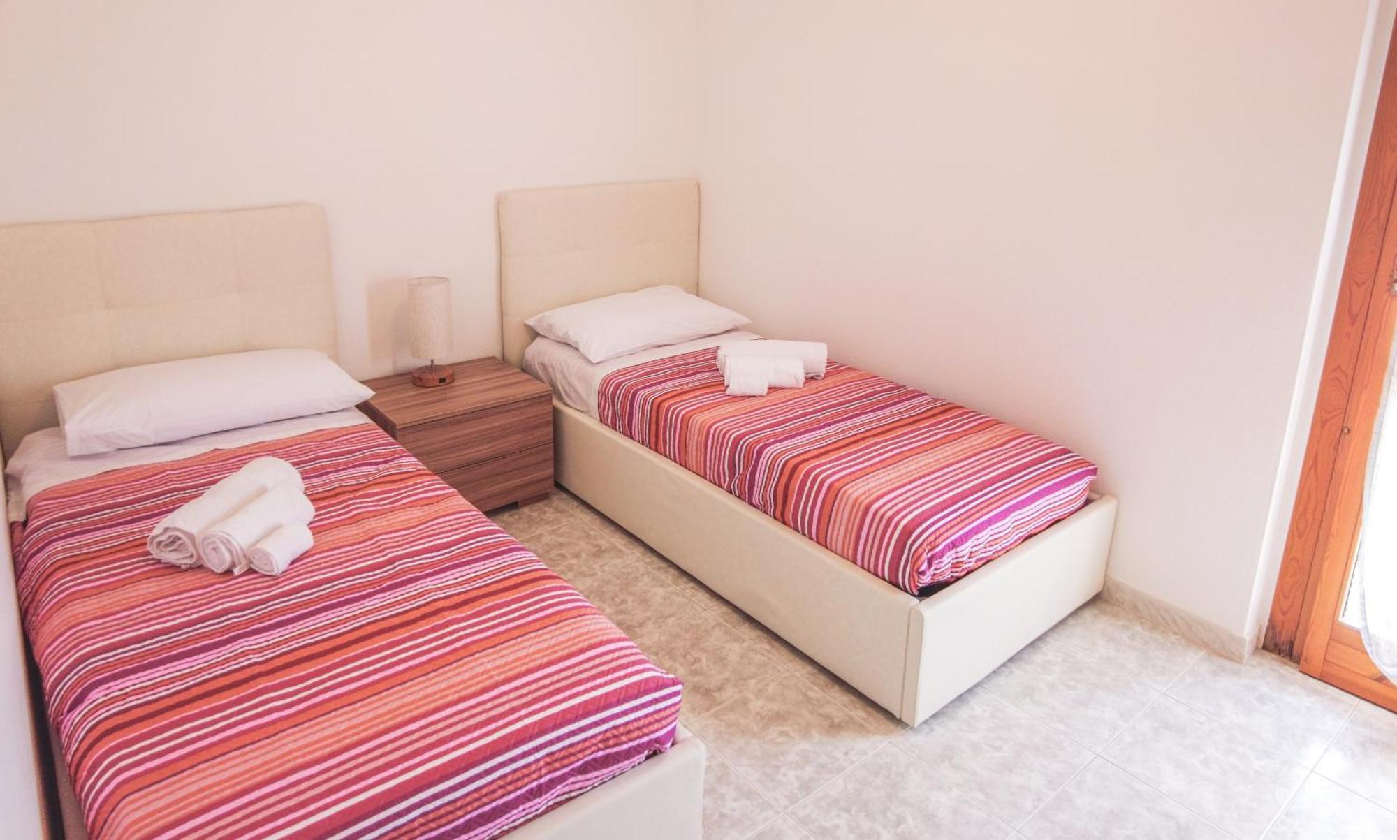 Budget Beds อาลเกโร ภายนอก รูปภาพ